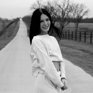 Meet your Posher, Danica